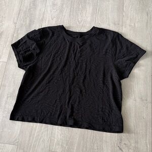 DSG Black Crop Crewneck Short Sleeve Top